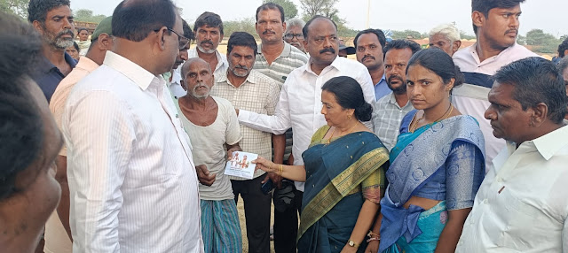 ధాన్యం కొనుగోలు కేంద్రంలో మహిళా రైతు మృతి.