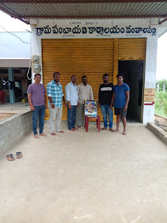 గాంధీ జయంతి వేడుకలలో కానరాని అధికారులు