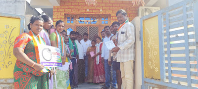 ఇంటింటా ప్రచారంలో..!సర్పంచ్ అభ్యర్థి సాయిదుర్గ
